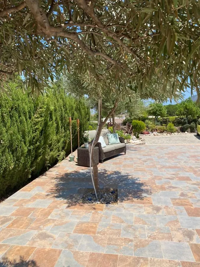 Дом отдыха Detached Holiday House, 2 Bedrooms, Private Garden, Pool Альхаурин-де-ла-Торре Испания